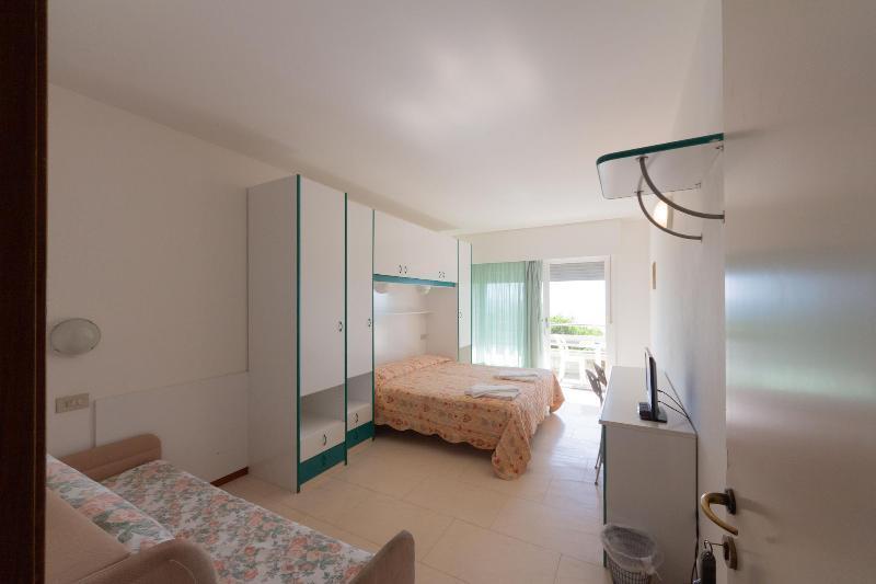 Hotel Ambra Lignano Sabbiadoro Exterior foto