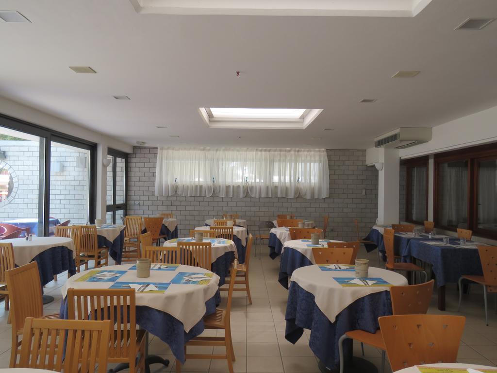 Hotel Ambra Lignano Sabbiadoro Exterior foto