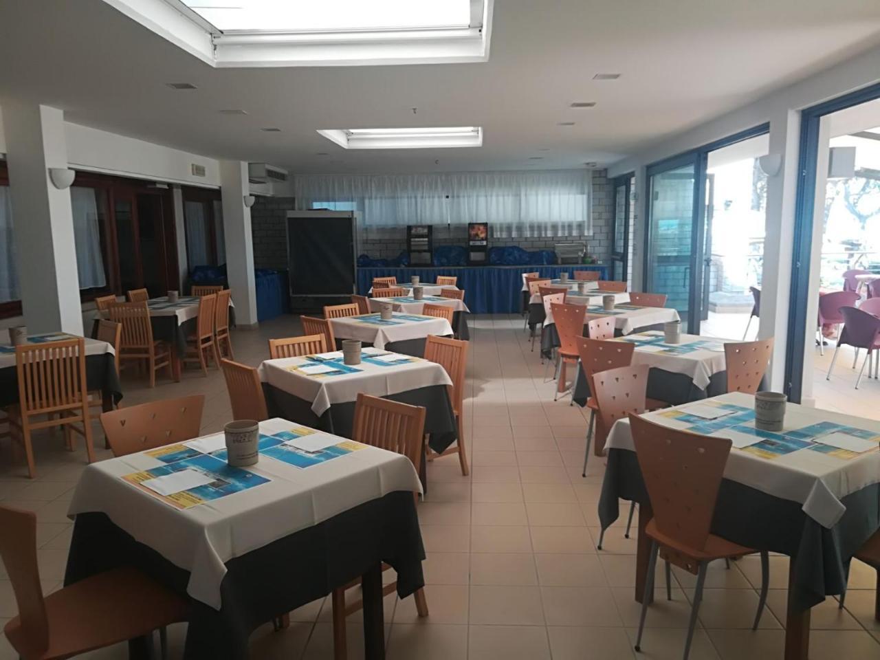 Hotel Ambra Lignano Sabbiadoro Exterior foto