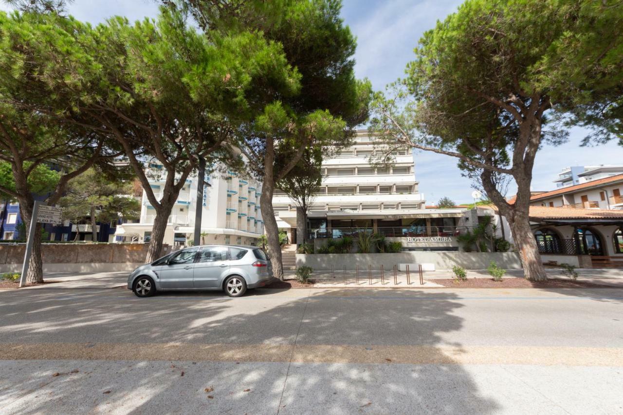 Hotel Ambra Lignano Sabbiadoro Exterior foto