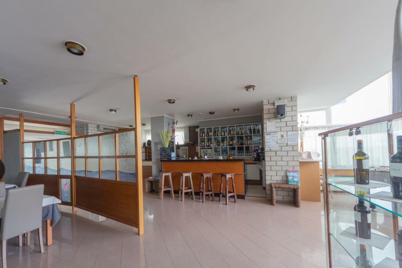 Hotel Ambra Lignano Sabbiadoro Exterior foto